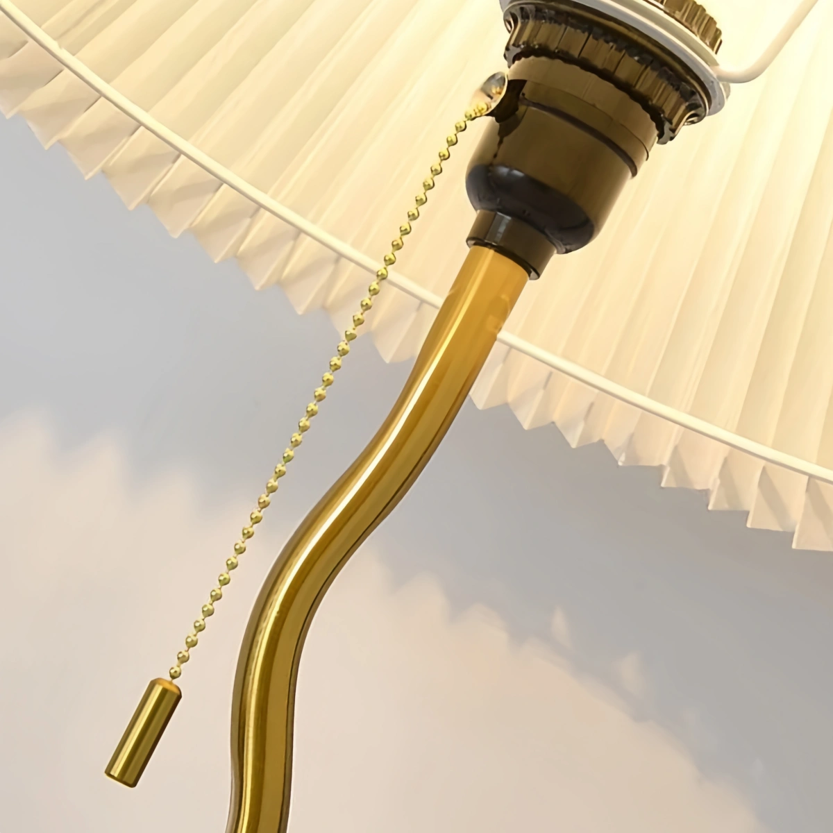 Crema Minimalist Metal & Fabric Floor Lamp