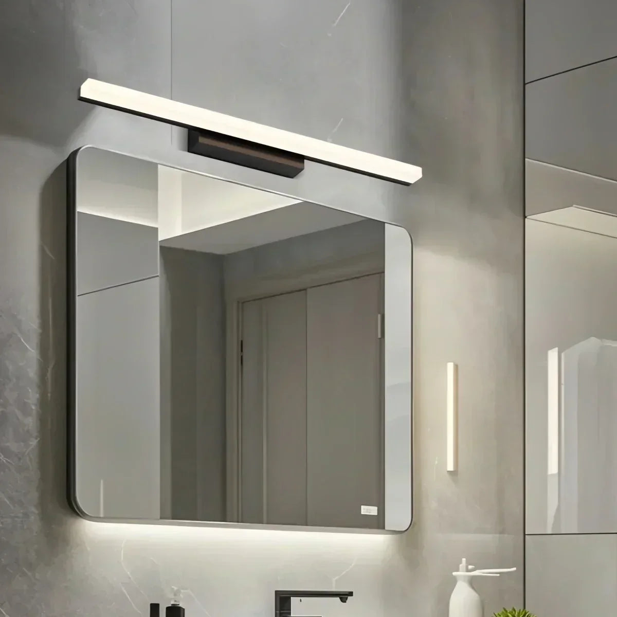 Arcato Minimalist Linear Vanity Wall Lamp – IP44 Metal in Black Bathroom