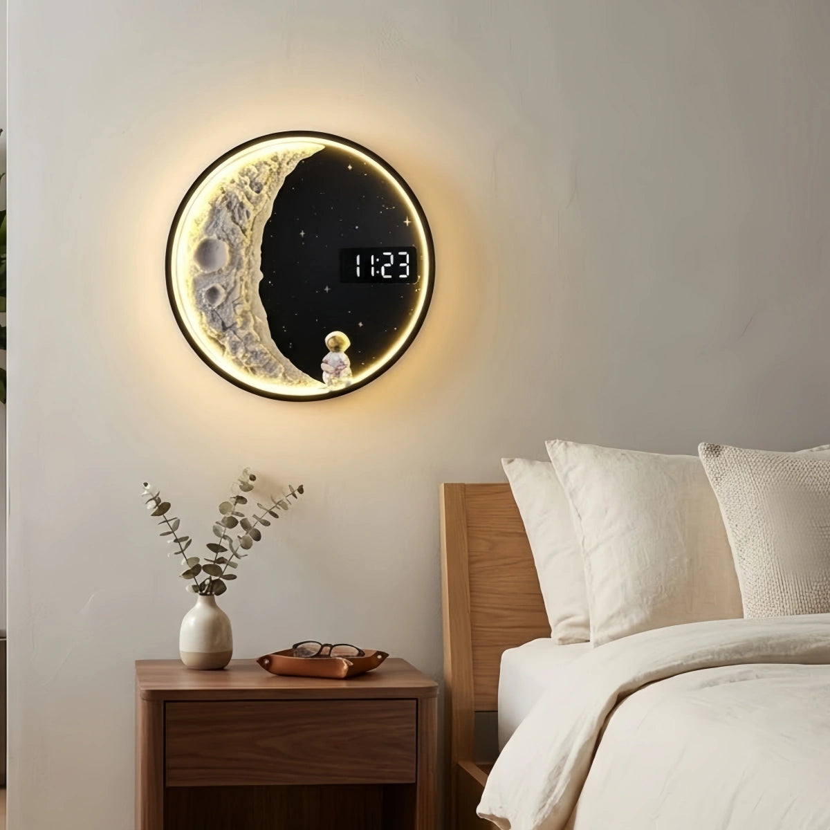 Vivara_Art_Deco_Astronaut_Wall_Lamp_Modern_Moon_Metal_Light_for_Bedroom