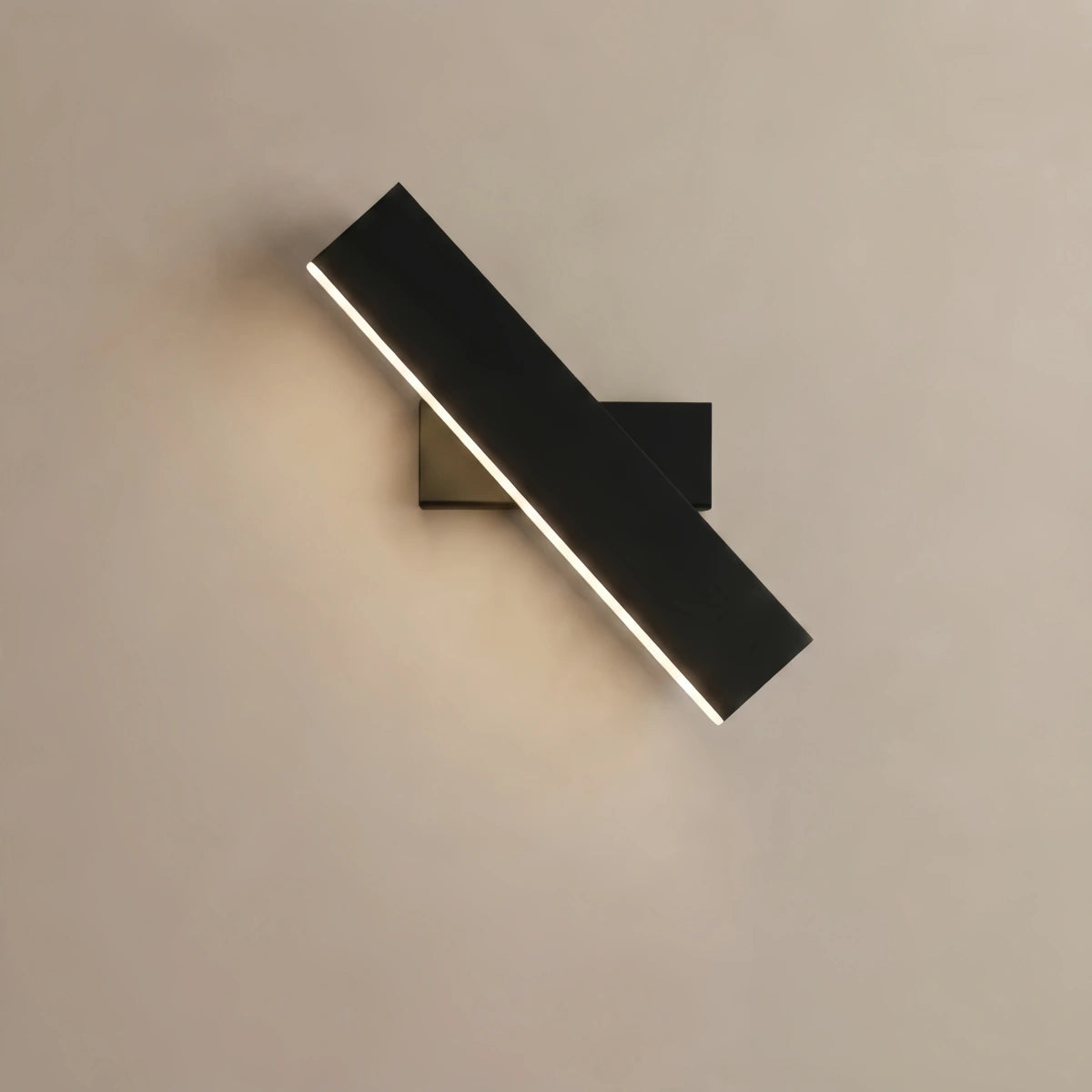 Arcato Modern Rectangular Wall Lamp -- Metal Black for Bedroom