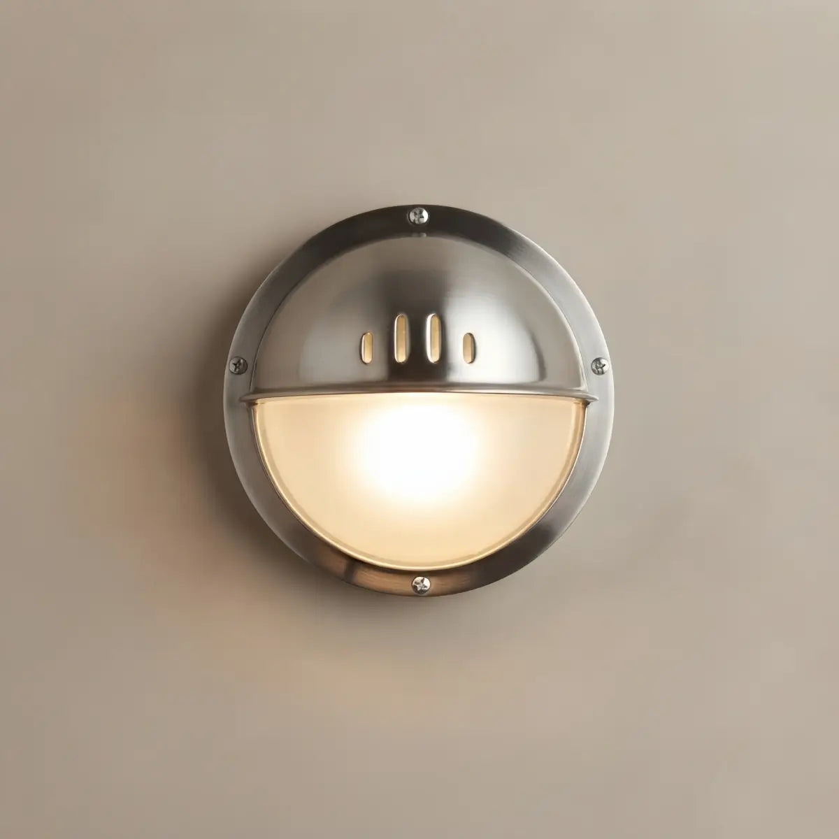 LZ520Irondale Modern Geometric Outdoor Wall Lamp – Silver Metal/Glass for Courtyard H