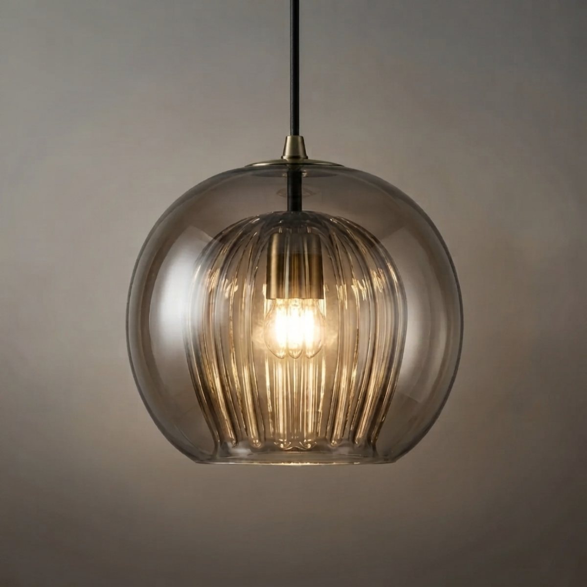Vetro Nordic Globe Pendant Light – Clear or Amber Glass for Bedroom